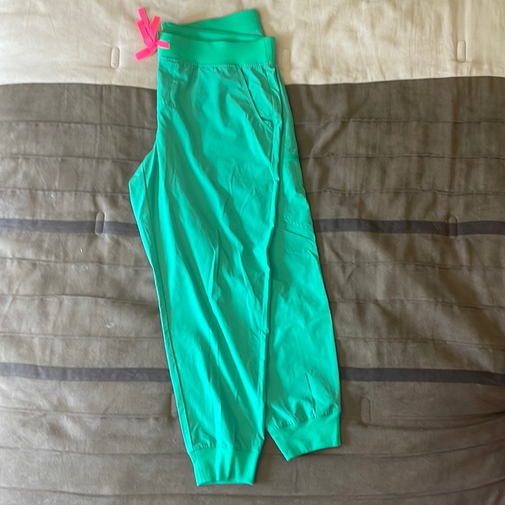 Figs Womens Scrub Set Safety Green